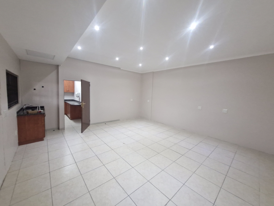 To Let Commercial Property for Rent in Raslouw Gauteng