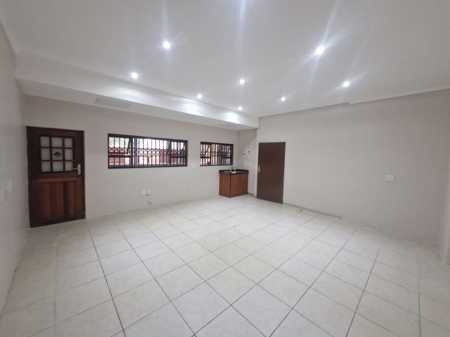 To Let Commercial Property for Rent in Raslouw Gauteng