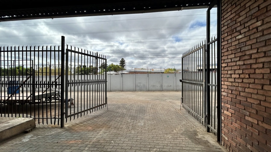 To Let Commercial Property for Rent in East Lynne Gauteng