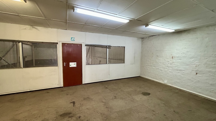 To Let Commercial Property for Rent in East Lynne Gauteng
