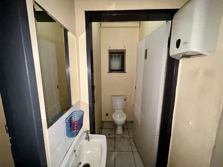 To Let Commercial Property for Rent in East Lynne Gauteng