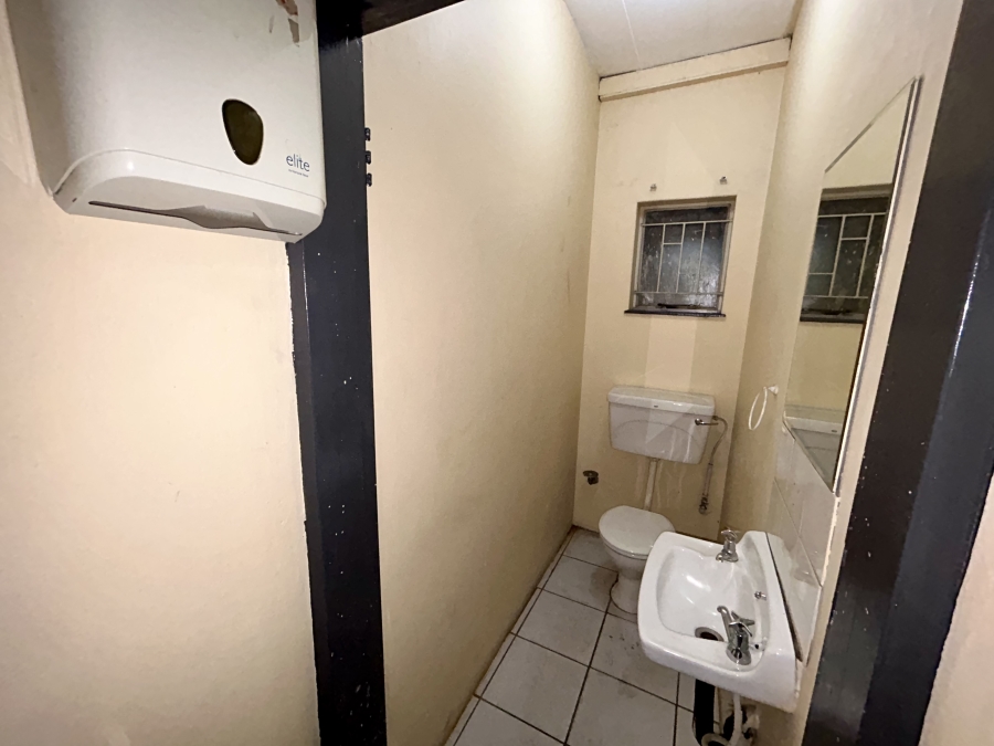 To Let Commercial Property for Rent in East Lynne Gauteng