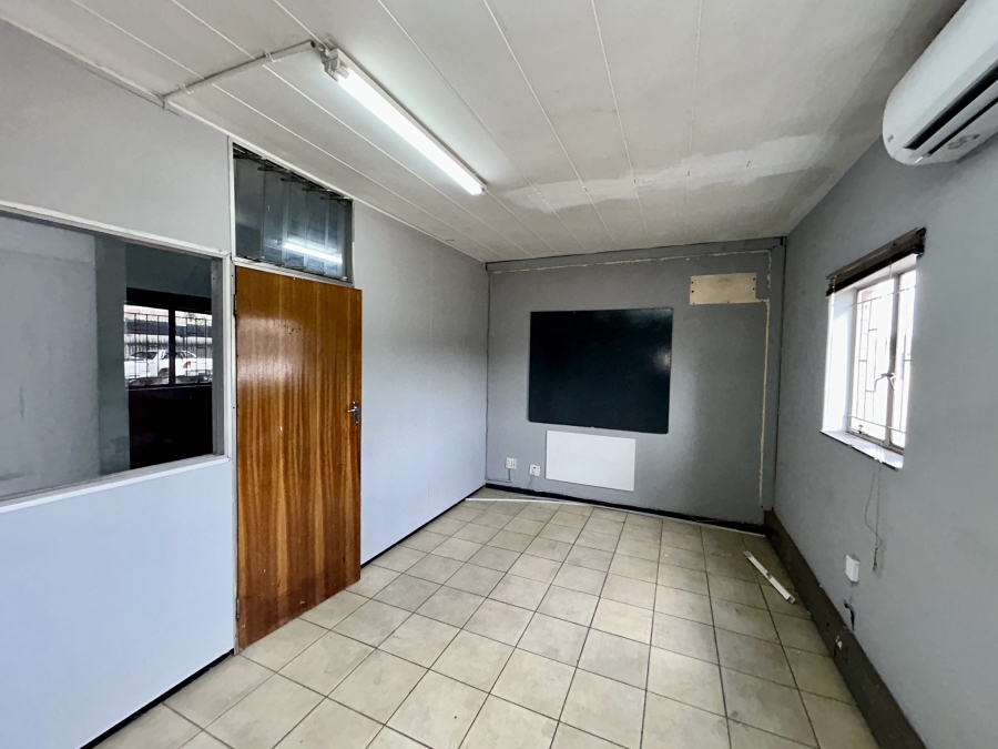 To Let Commercial Property for Rent in East Lynne Gauteng