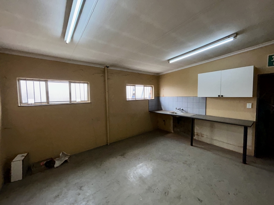 To Let Commercial Property for Rent in East Lynne Gauteng