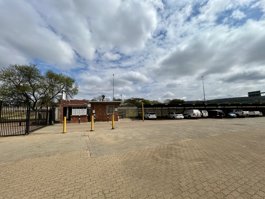To Let Commercial Property for Rent in East Lynne Gauteng
