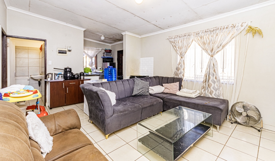 5 Bedroom Property for Sale in Cosmo City Gauteng