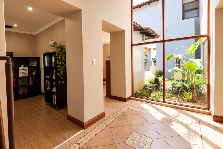 5 Bedroom Property for Sale in Carlswald North Estate Gauteng