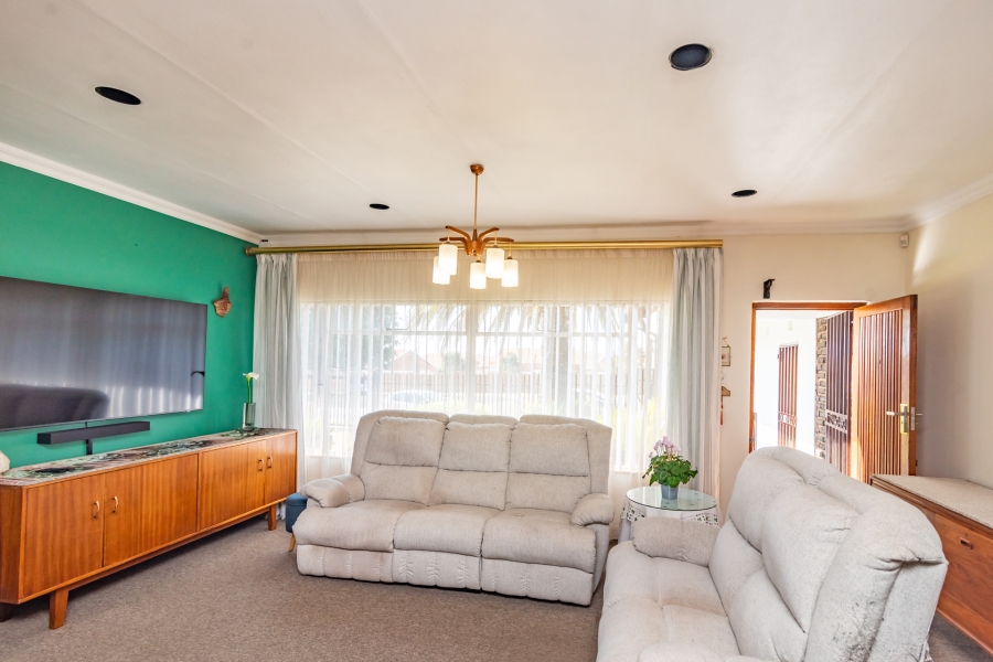 4 Bedroom Property for Sale in Wilro Park Gauteng