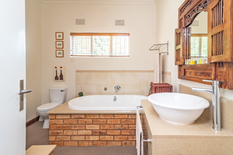 4 Bedroom Property for Sale in Wilro Park Gauteng