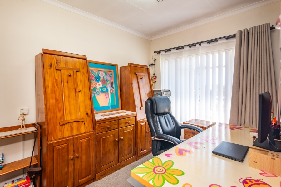 4 Bedroom Property for Sale in Wilro Park Gauteng