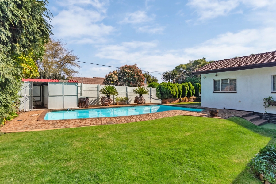 4 Bedroom Property for Sale in Wilro Park Gauteng