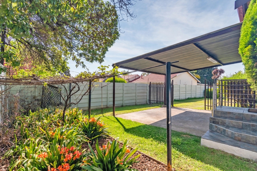 4 Bedroom Property for Sale in Wilro Park Gauteng