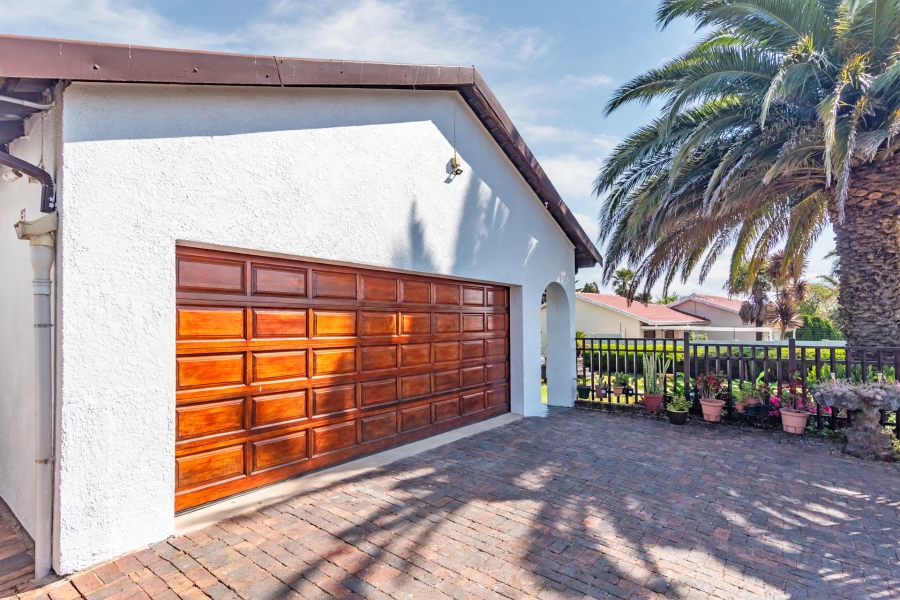 4 Bedroom Property for Sale in Wilro Park Gauteng