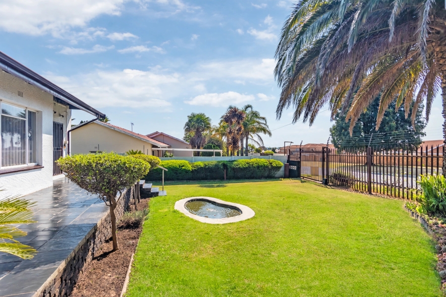 4 Bedroom Property for Sale in Wilro Park Gauteng