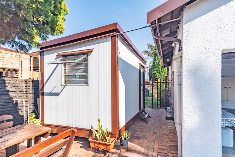 4 Bedroom Property for Sale in Wilro Park Gauteng