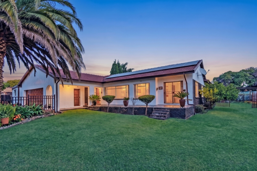 4 Bedroom Property for Sale in Wilro Park Gauteng