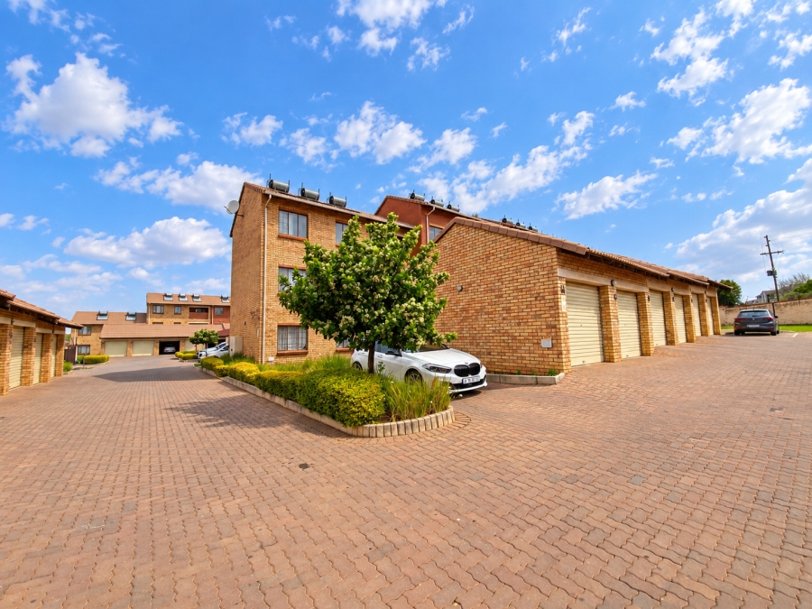 2 Bedroom Property for Sale in Sagewood Gauteng