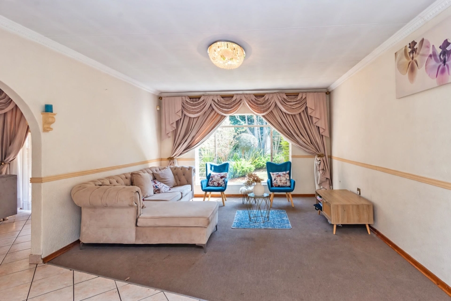5 Bedroom Property for Sale in Helderkruin Gauteng