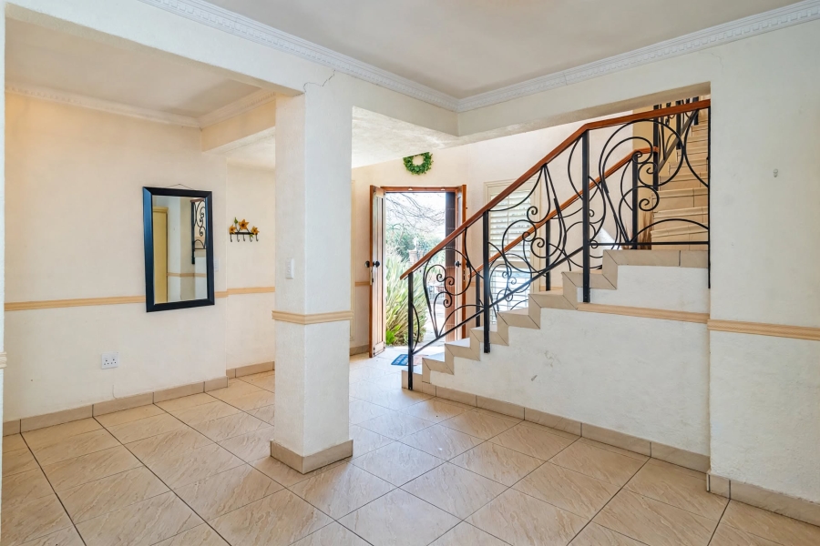5 Bedroom Property for Sale in Helderkruin Gauteng