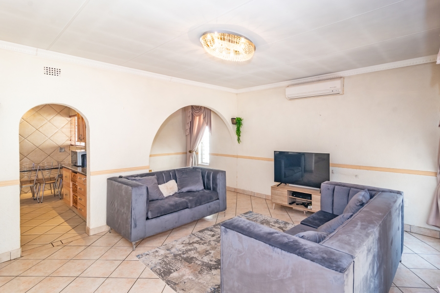 5 Bedroom Property for Sale in Helderkruin Gauteng