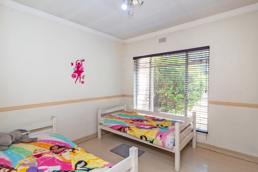 5 Bedroom Property for Sale in Helderkruin Gauteng