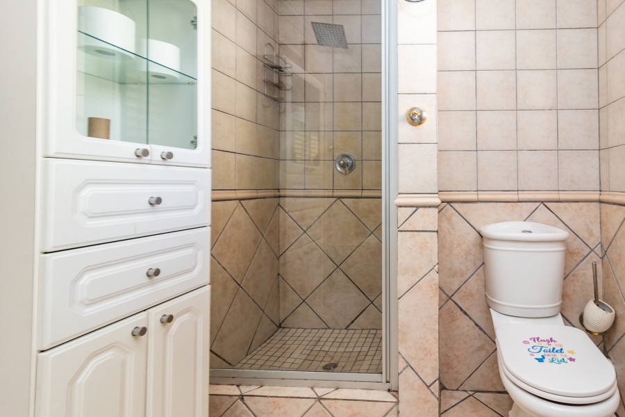 5 Bedroom Property for Sale in Helderkruin Gauteng