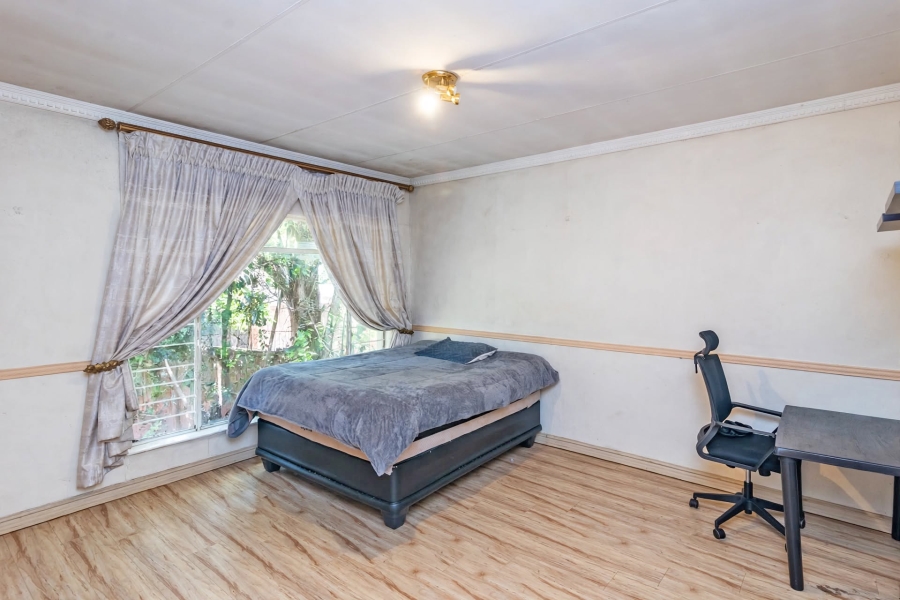 5 Bedroom Property for Sale in Helderkruin Gauteng