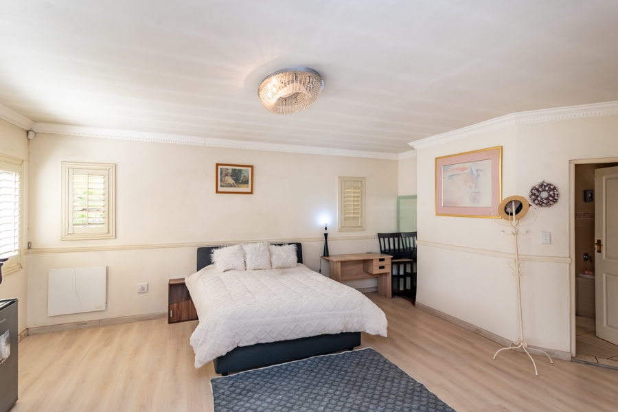 5 Bedroom Property for Sale in Helderkruin Gauteng