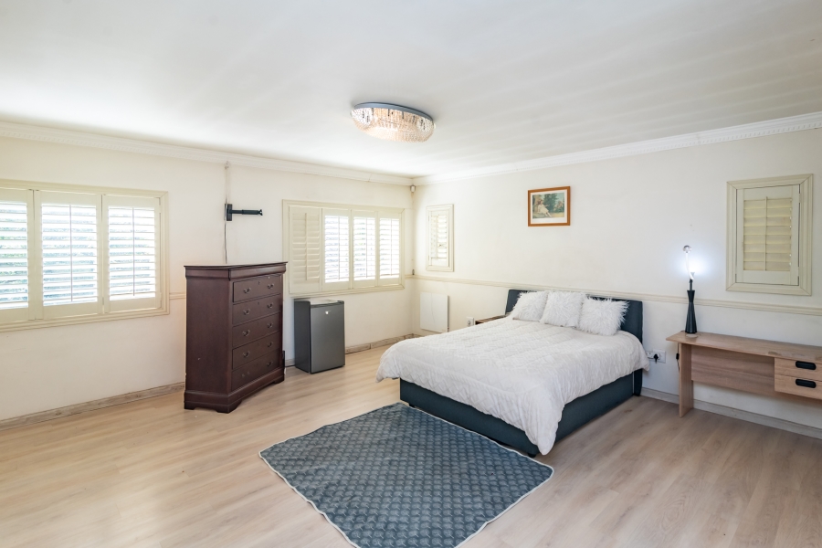 5 Bedroom Property for Sale in Helderkruin Gauteng