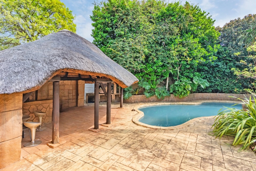 5 Bedroom Property for Sale in Helderkruin Gauteng