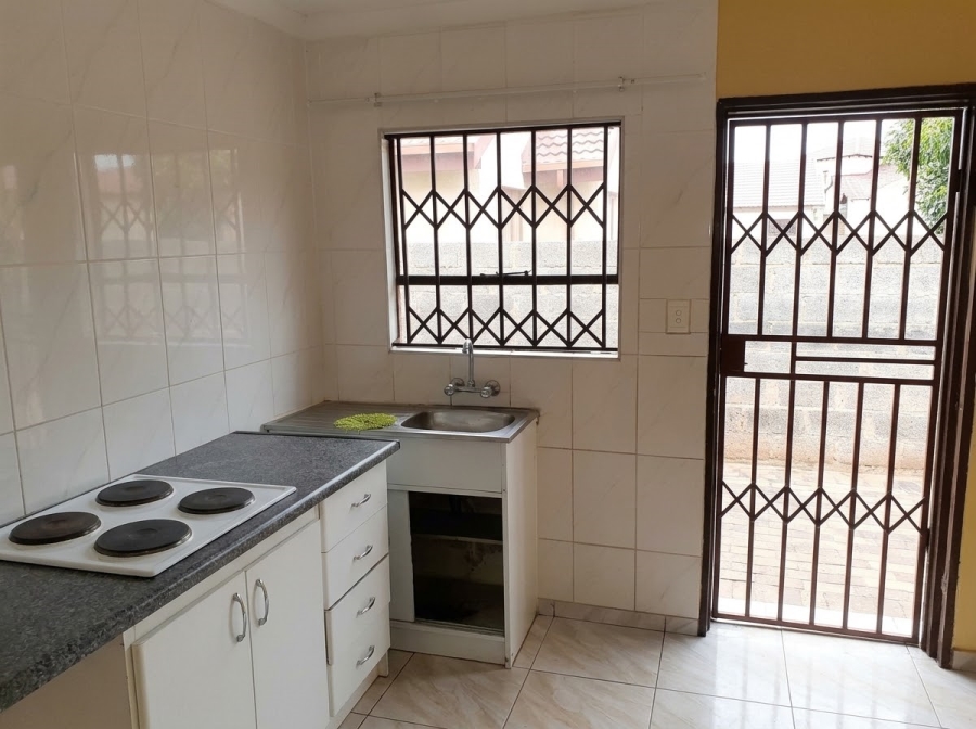 3 Bedroom Property for Sale in Unitas Park Gauteng