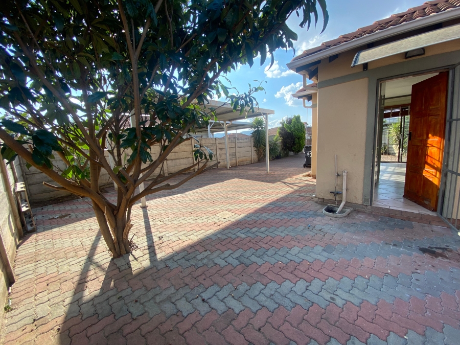 3 Bedroom Property for Sale in Andeon AH Gauteng
