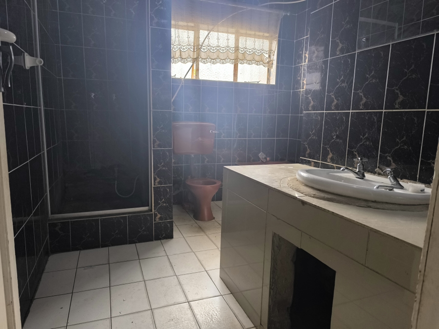 7 Bedroom Property for Sale in South Hills Gauteng