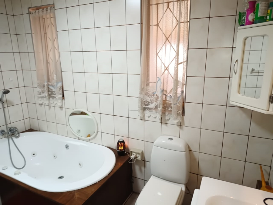 2 Bedroom Property for Sale in Regents Park Gauteng
