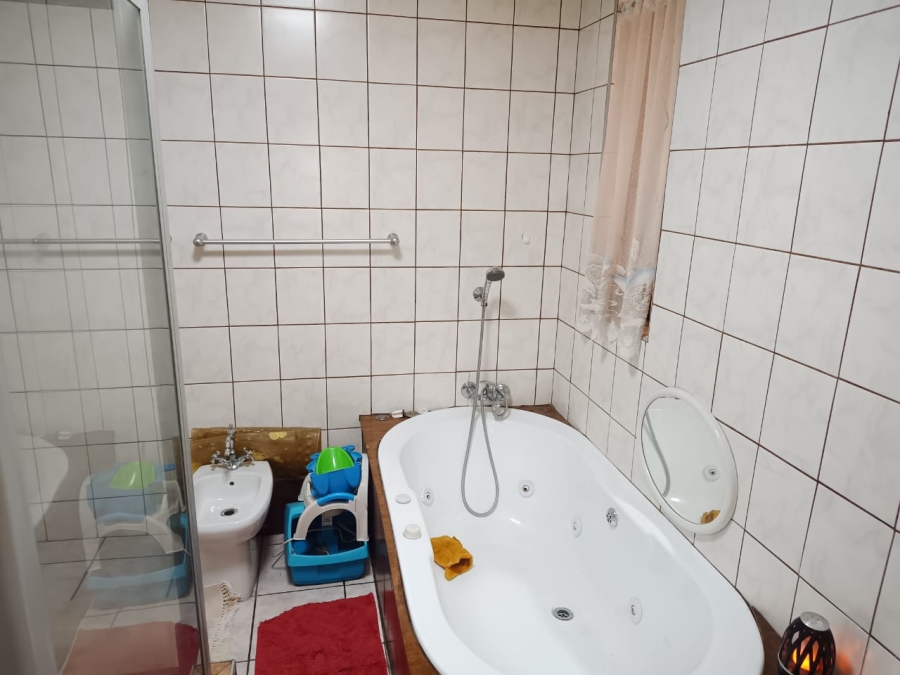 2 Bedroom Property for Sale in Regents Park Gauteng