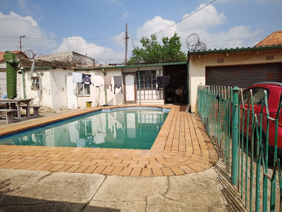 2 Bedroom Property for Sale in Regents Park Gauteng