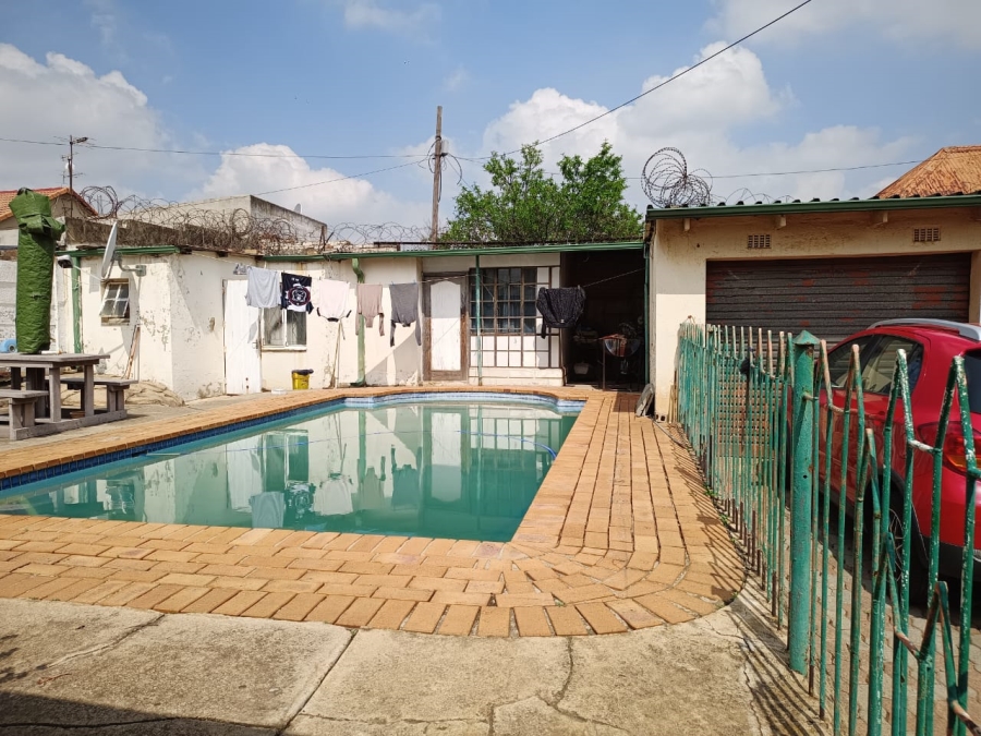 2 Bedroom Property for Sale in Regents Park Gauteng