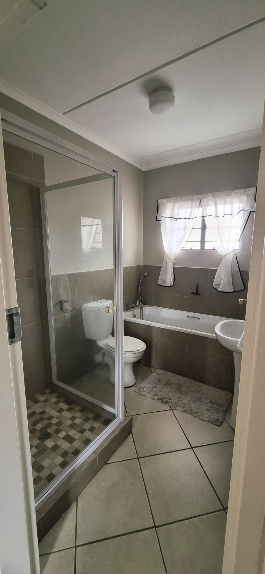 2 Bedroom Property for Sale in Noordwyk Gauteng