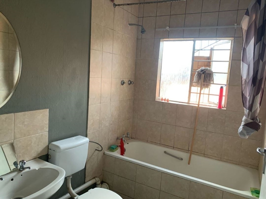 2 Bedroom Property for Sale in Kempton Park Central Gauteng