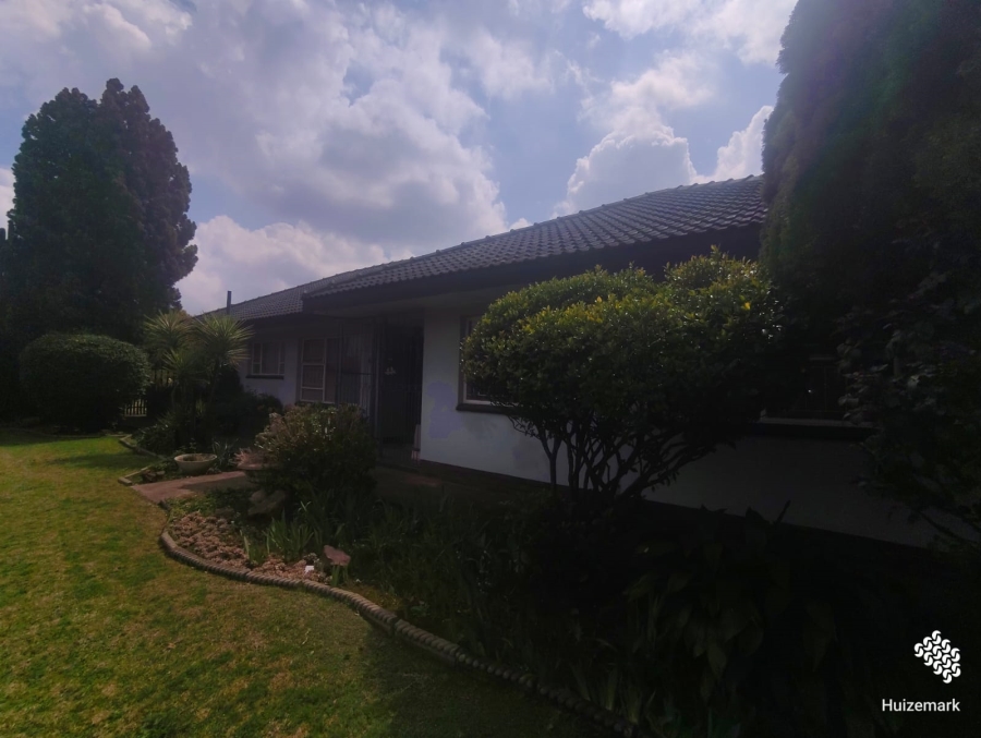 4 Bedroom Property for Sale in Risiville Gauteng