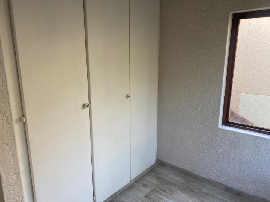 2 Bedroom Property for Sale in Bryanston Gauteng
