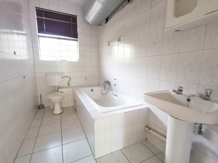 2 Bedroom Property for Sale in Edleen Gauteng