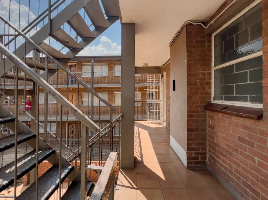 2 Bedroom Property for Sale in Edleen Gauteng