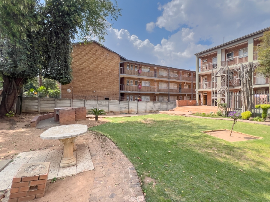 2 Bedroom Property for Sale in Edleen Gauteng