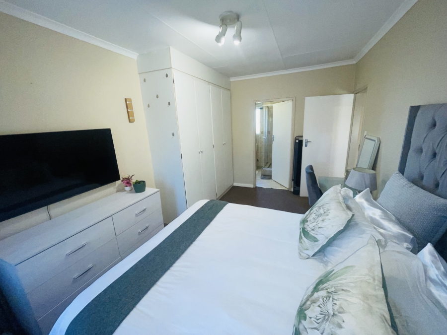 To Let 2 Bedroom Property for Rent in North Riding Gauteng