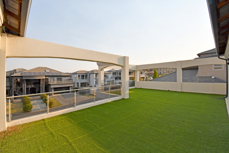 5 Bedroom Property for Sale in Blue Valley Golf Estate Gauteng