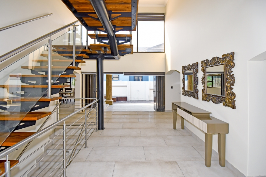 5 Bedroom Property for Sale in Blue Valley Golf Estate Gauteng