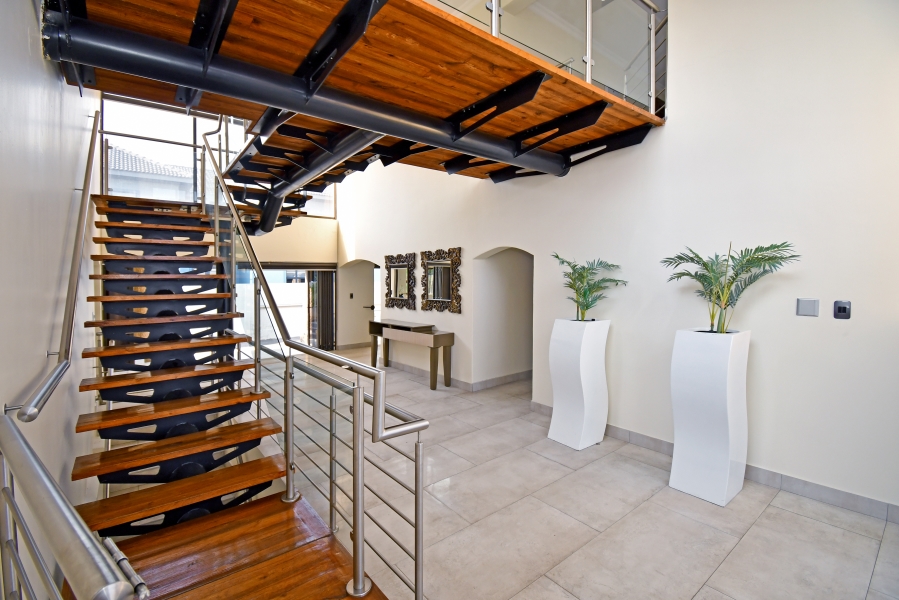 5 Bedroom Property for Sale in Blue Valley Golf Estate Gauteng