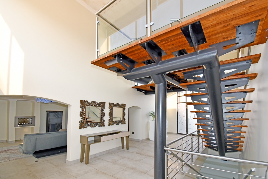 5 Bedroom Property for Sale in Blue Valley Golf Estate Gauteng