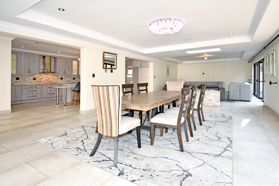 5 Bedroom Property for Sale in Blue Valley Golf Estate Gauteng
